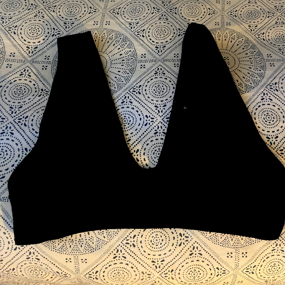 Women’s anthropology plunge bra. M/L.
